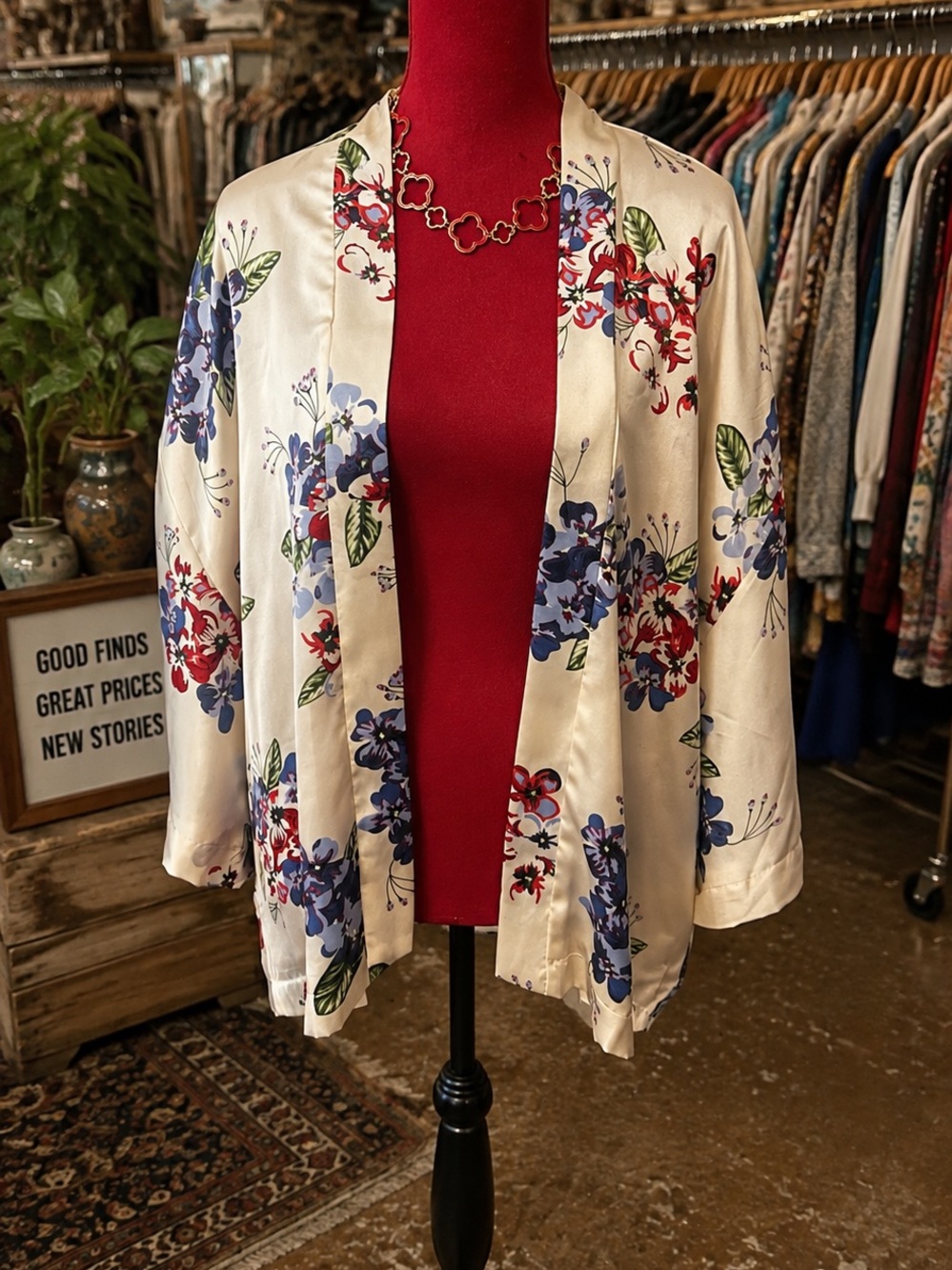 Violet & Claire Ivory Floral Satin Kimono Blazer with Blue and Red Blooms